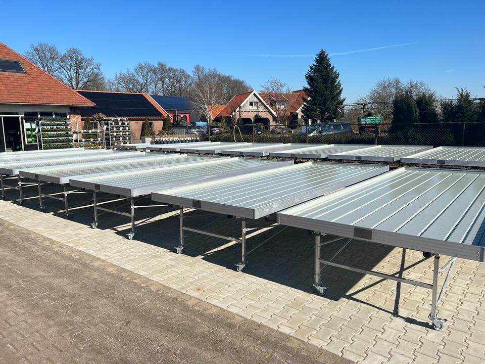 storting laten vallen seinpaal Aluminium kweektafels / Verkooptafels voor tuincentra, kwekerij of  hoveniers - Tuinbouw Marktplaats