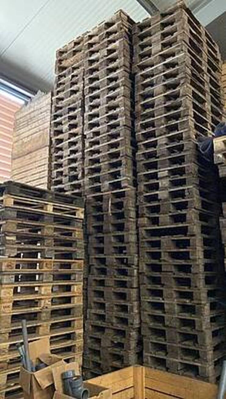 +/- 150 euro pallets