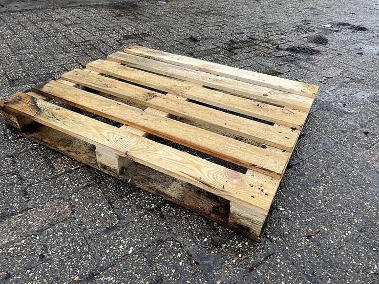 Pallet 112cm x 91 cm 