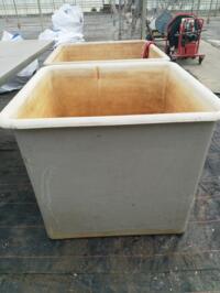 NU leverbaar Kunstmestbakken GERESERVEERD / NOW available Fertilizer troughs / waterbakken polyester