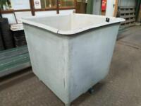 NU leverbaar Kunstmestbak / NOW available Fertilizer troughs / waterbak polyester