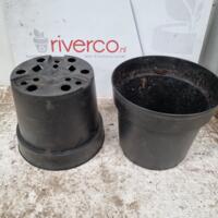 vele partijen 19 cm  potten / 19 cm bkw-potten = boomkwekerij plantcontainers / pottenhandel machine