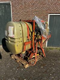 Te koop: spuit tank 