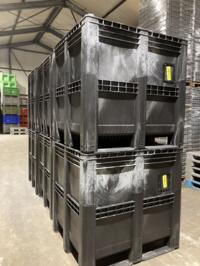 Palletboxen 1400 liter dichte kuubkisten kunststof vloeistofdicht 130x115x125 cm.