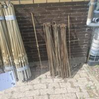 PLANTEN STEUN STOKKEN